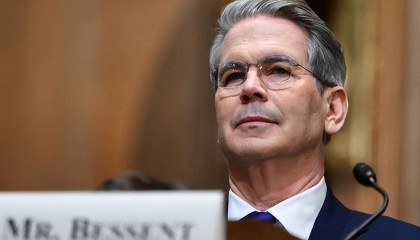 美财长急了！白宫严防金融危机，中国7590亿美债该咋办？