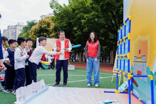 金融知识进校园 ——深圳国寿走进深圳市鹏兴实验学校