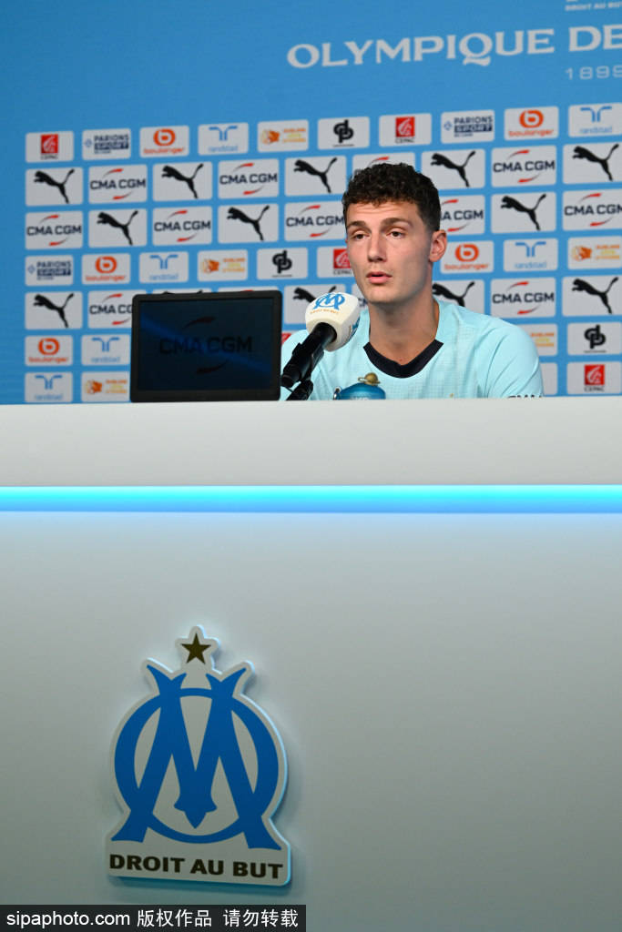 登贝莱荣膺2025金球奖!法甲赛场再现世界最佳风采