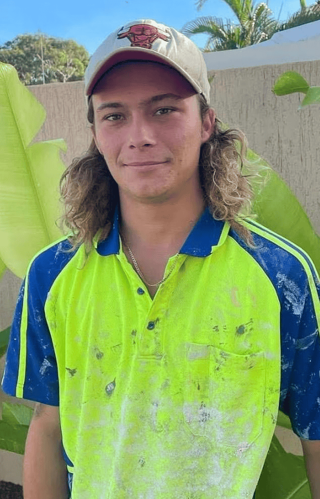 23岁澳大利亚1米78男子淹死在印尼1米5深泳池,遗体送回国心脏丢失,出现多处割伤和瘀痕