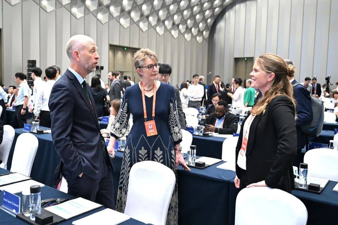 2025年中国碳市场大会在沪举行，陈吉宁致辞，孙金龙李殿勋龚正共同启动大会